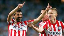 Video: Damien Duff sets-up David Villa for goal on A-League debut