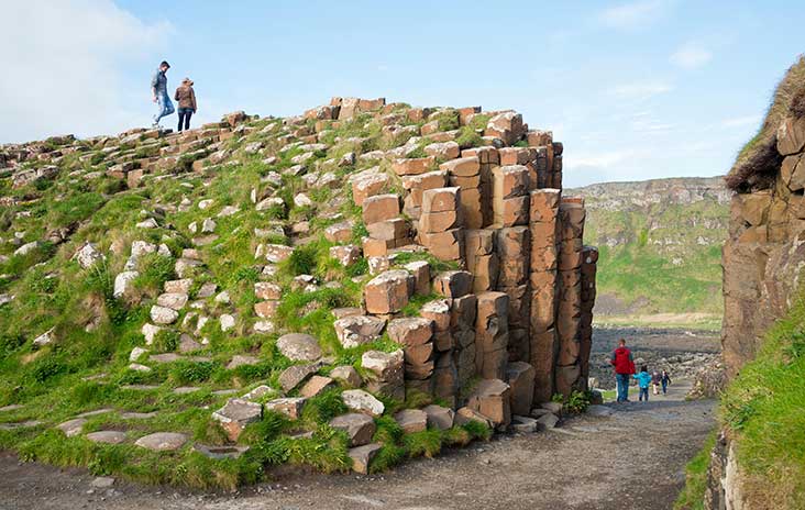 Giant's_Causeway_hwj997_Low[1].jpg