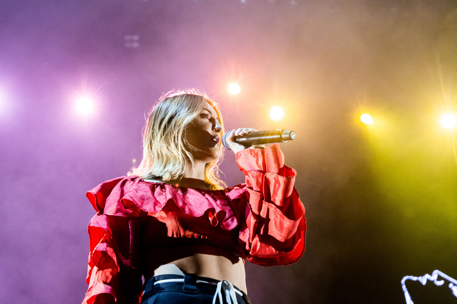 CITI CONCERT SERIES ON TODAY: Julia Michaels Hits Rockefeller Plaza