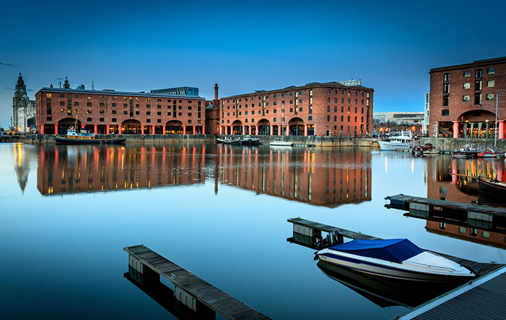 Albert_Dock_dreamstime_m_38737438_Low[1].jpg